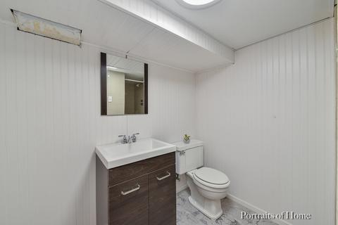 1876 Robert Ct, Aurora, IL 60506 photo 9