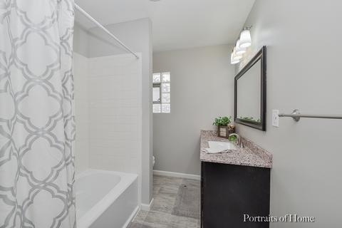 1876 Robert Ct, Aurora, IL 60506 photo 8