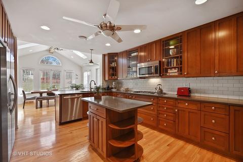 505 E 12th Ave, Naperville, IL 60563 photo 4