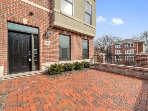 363 E Liberty Dr, Wheaton, IL 60187 photo 2