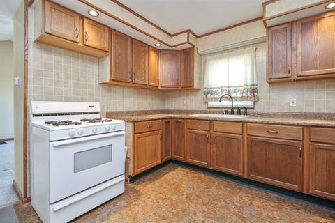 580 S Roosevelt Ave, Kankakee, IL 60901 photo 4