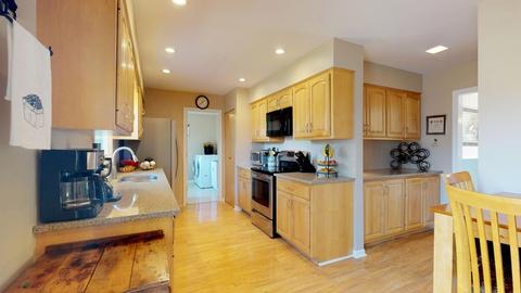 2049 Creekside Dr, Wheaton, IL 60189 photo 12