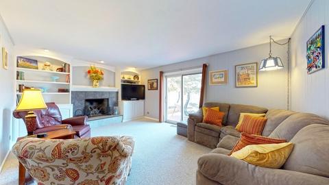 2049 Creekside Dr, Wheaton, IL 60189 photo 8