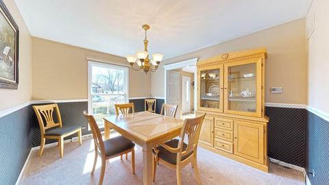 2049 Creekside Dr, Wheaton, IL 60189 photo 7
