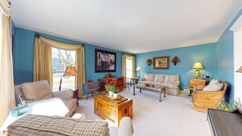 2049 Creekside Dr, Wheaton, IL 60189 photo 5