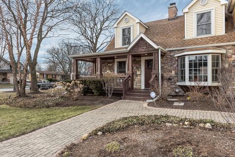 604 E Maple St, Lombard, IL 60148 photo 2