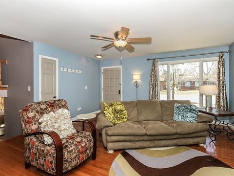 1245 N Lyle Ave, Elgin, IL 60123 photo 3