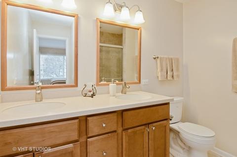 1326 Summersweet Ln, Bartlett, IL 60103 photo 10