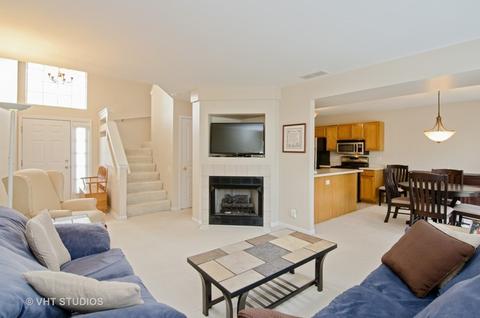 1326 Summersweet Ln, Bartlett, IL 60103 photo 4