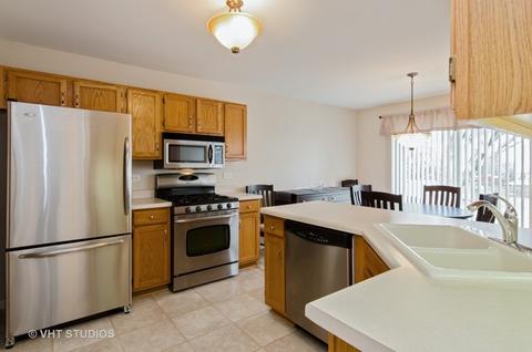 1326 Summersweet Ln, Bartlett, IL 60103 photo 5