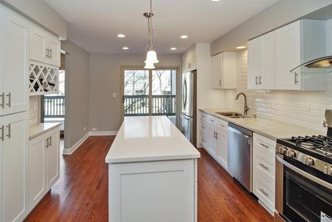 17 Windward Cir, Willowbrook, IL 60527 photo 9