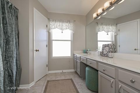 2341 Nantucket Ln, Elgin, IL 60123 photo 10