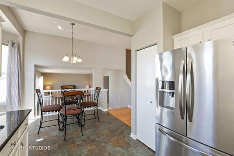 2341 Nantucket Ln, Elgin, IL 60123 photo 3