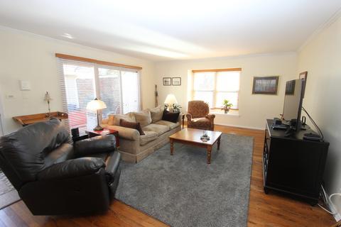 5 Hampton On Auburn Dr, Rolling Meadows, IL 60008 photo 3