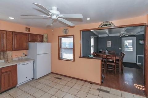 177 E Walnut Ave, Des Plaines, IL 60016 photo 8