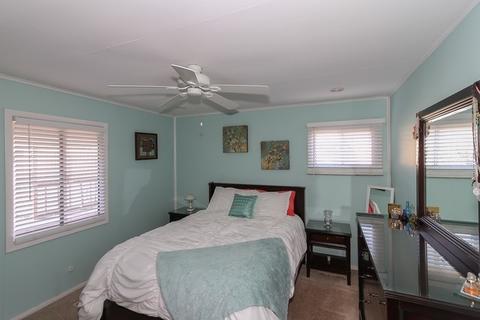 177 E Walnut Ave, Des Plaines, IL 60016 photo 11