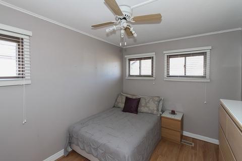 177 E Walnut Ave, Des Plaines, IL 60016 photo 14