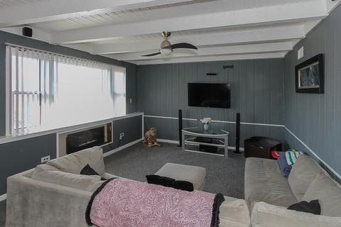 177 E Walnut Ave, Des Plaines, IL 60016 photo 9