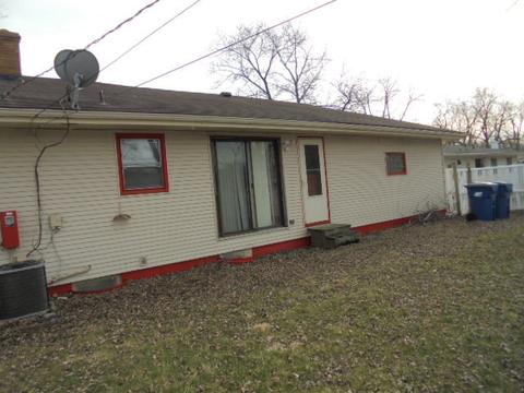 1851 Fairway Ct, Kankakee, IL 60901 photo 2
