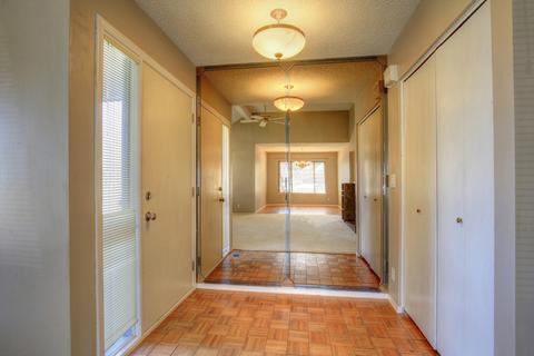 1609 Devonshire Dr, Champaign, IL 61821 photo 3