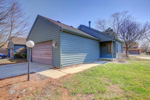 1609 Devonshire Dr, Champaign, IL 61821 photo 1