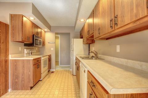 1609 Devonshire Dr, Champaign, IL 61821 photo 9