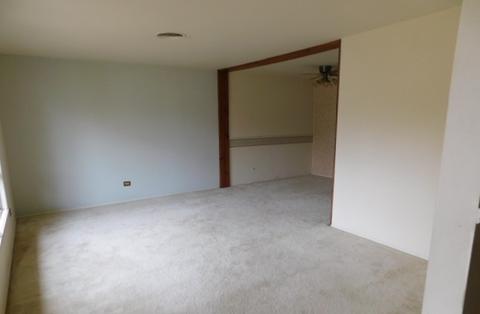 909 Wilshire Dr, Wheeling, IL 60090 photo 2