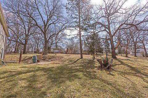 905 Paul St, Mchenry, IL 60050 photo 2
