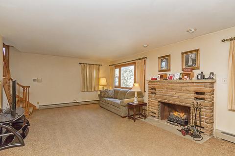 905 Paul St, Mchenry, IL 60050 photo 9