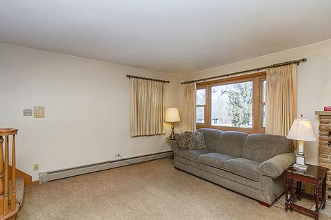 905 Paul St, Mchenry, IL 60050 photo 10
