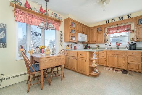 209 E Main St, Reddick, IL 60961 photo 8