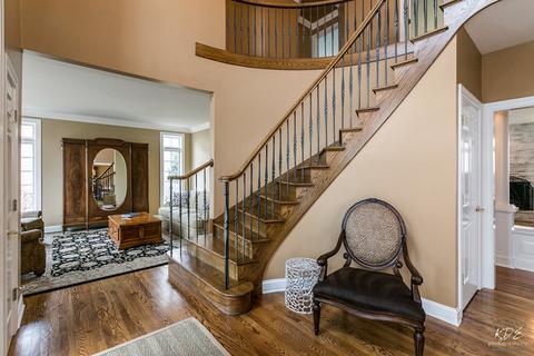 3352 White Eagle Dr, Naperville, IL 60564 photo 3