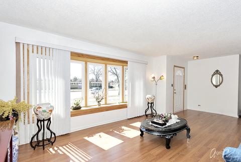 586 E Golf Rd, Des Plaines, IL 60016 photo 5