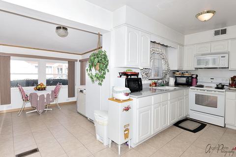 586 E Golf Rd, Des Plaines, IL 60016 photo 12