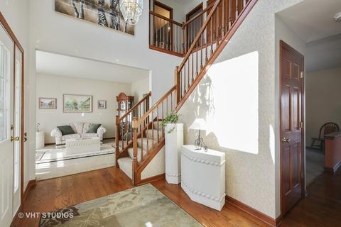 1670 Preston St, Algonquin, IL 60102 photo 2
