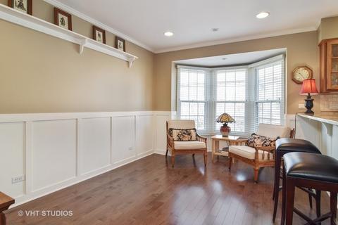 913 Wheaton Oaks Dr, Wheaton, IL 60187 photo 6