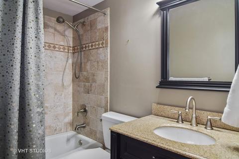 913 Wheaton Oaks Dr, Wheaton, IL 60187 photo 13
