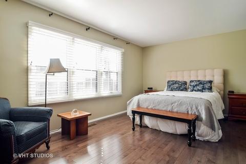913 Wheaton Oaks Dr, Wheaton, IL 60187 photo 9