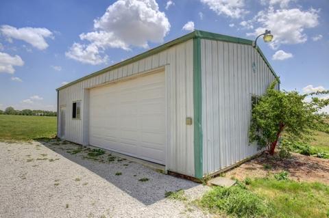 411 W Monroe St, Philo, IL 61864 photo 34