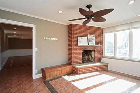 1121 W Circle Ct, Mchenry, IL 60051 photo 6