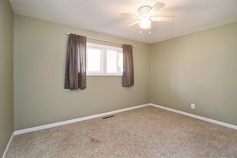 1121 W Circle Ct, Mchenry, IL 60051 photo 8
