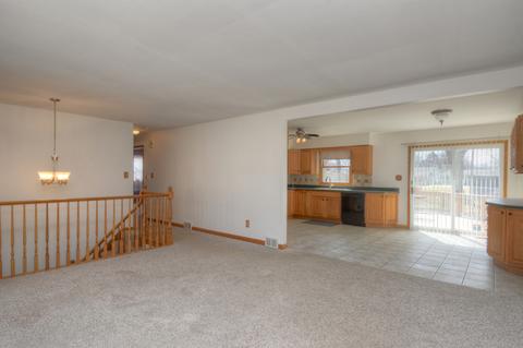 4513 Spruce Ln, Mchenry, IL 60050 photo 3