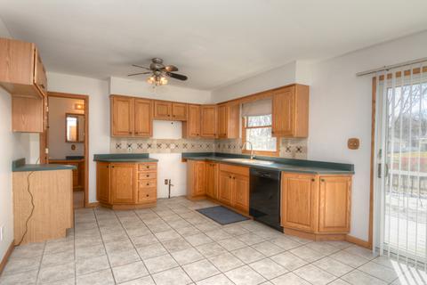 4513 Spruce Ln, Mchenry, IL 60050 photo 2