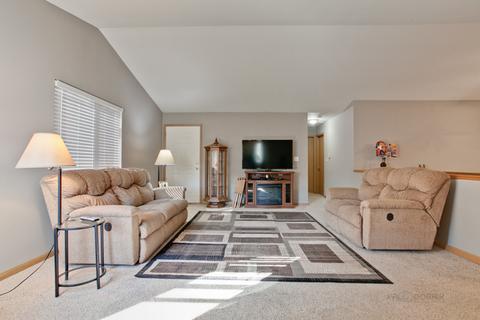 537 Sandy Ct, Harvard, IL 60033 photo 4