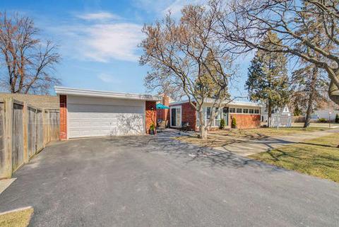 770 S Spring Rd, Elmhurst, IL 60126 photo 4