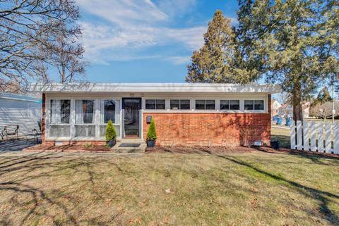 770 S Spring Rd, Elmhurst, IL 60126 photo 1
