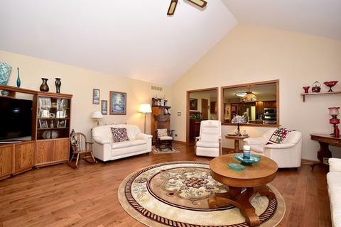 650 E Holly Ct, Addison, IL 60101 photo 18
