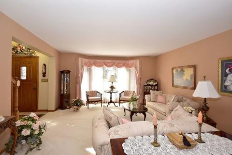 650 E Holly Ct, Addison, IL 60101 photo 8