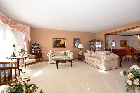 650 E Holly Ct, Addison, IL 60101 photo 6