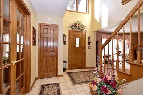 650 E Holly Ct, Addison, IL 60101 photo 4